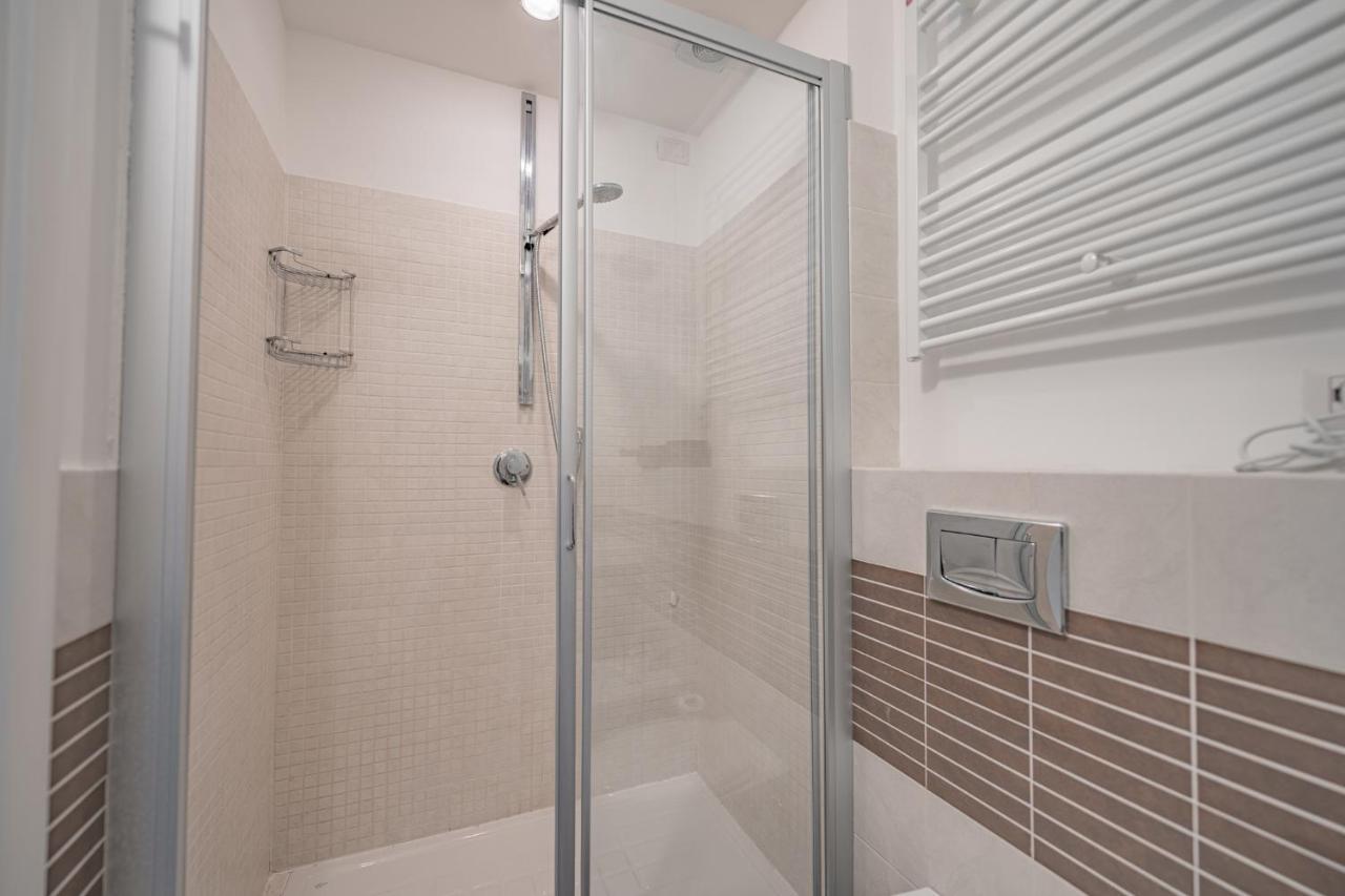 Appartamento Incantevole Con Piscina Vallecrosia Eksteriør billede